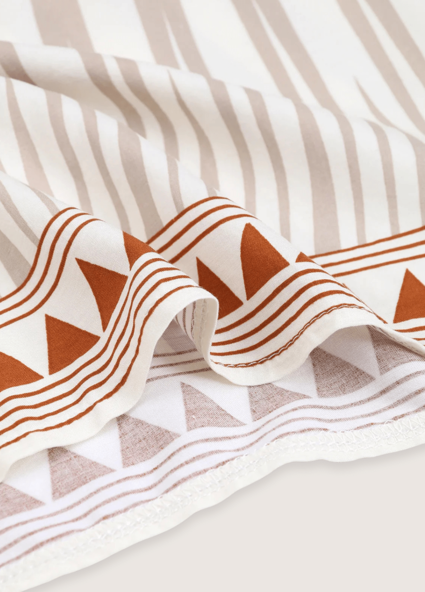 Kimono long beige à motif géométrique tribal Kimono long beige à motif géométrique tribal beige / unique