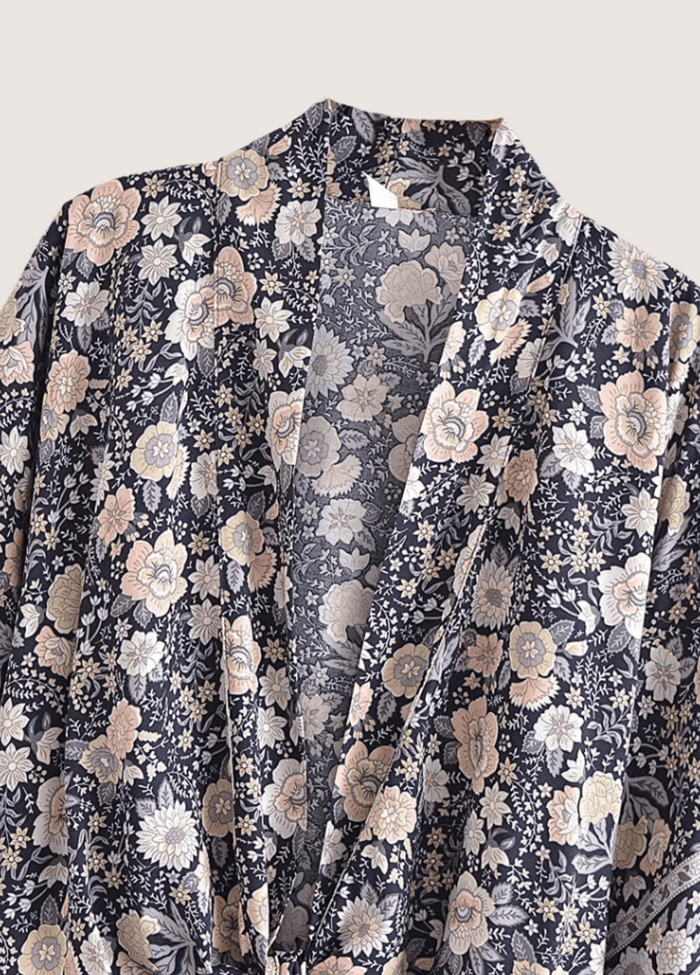 Kimono court bohème gris et rose Kimono court bohème gris et rose