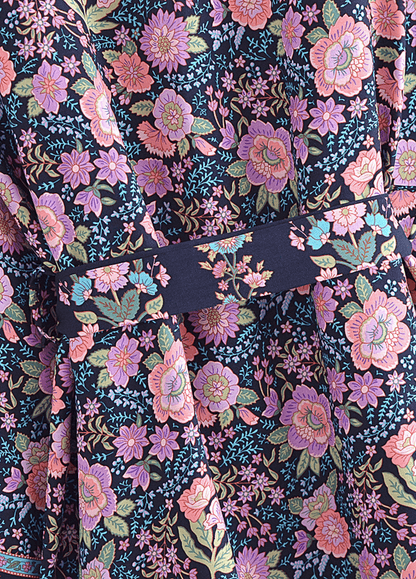 Kimono court fleuri rose et bleu nuit