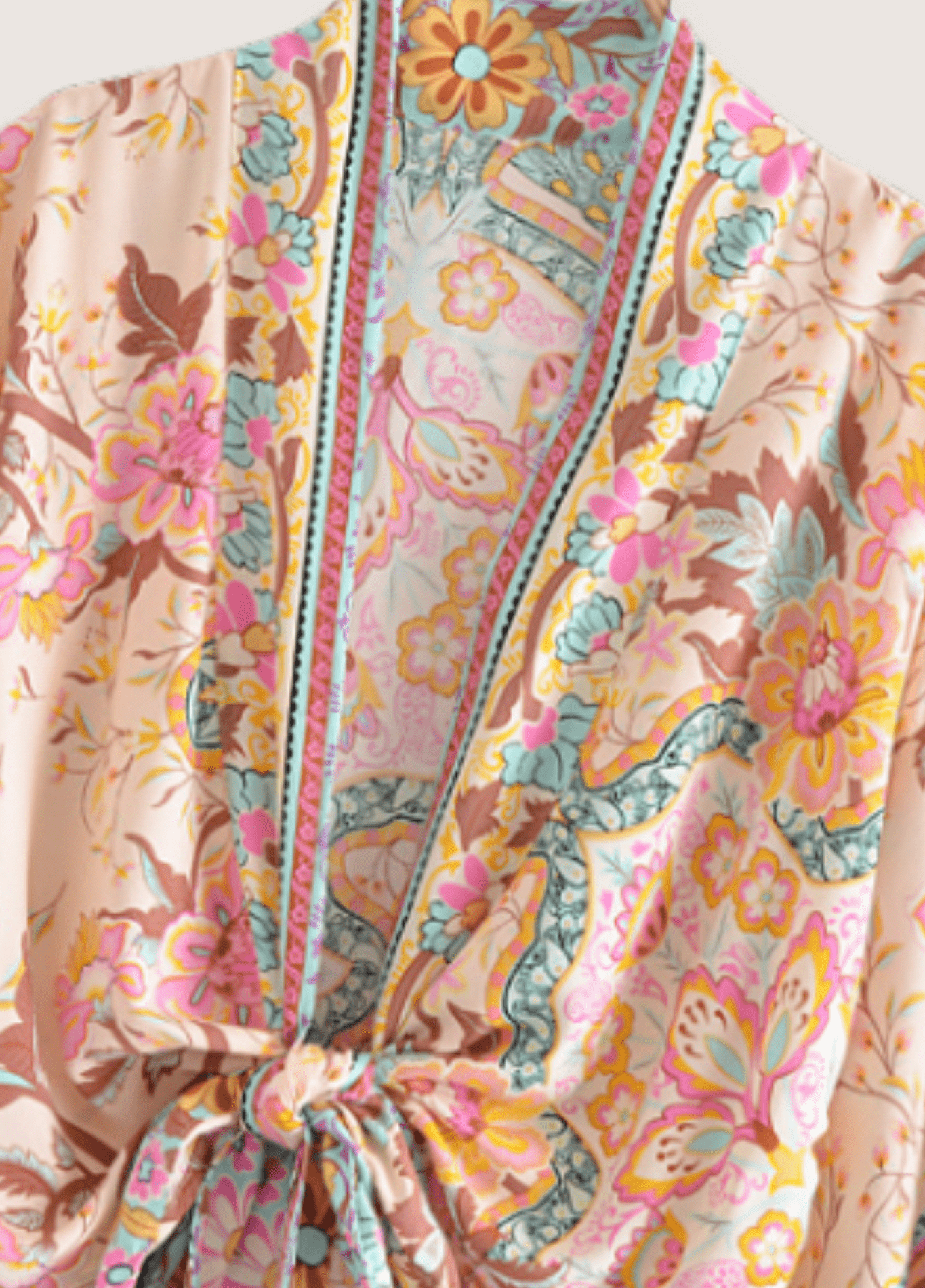 Kimono court fleuri rose pâle Kimono court fleuri rose pâle