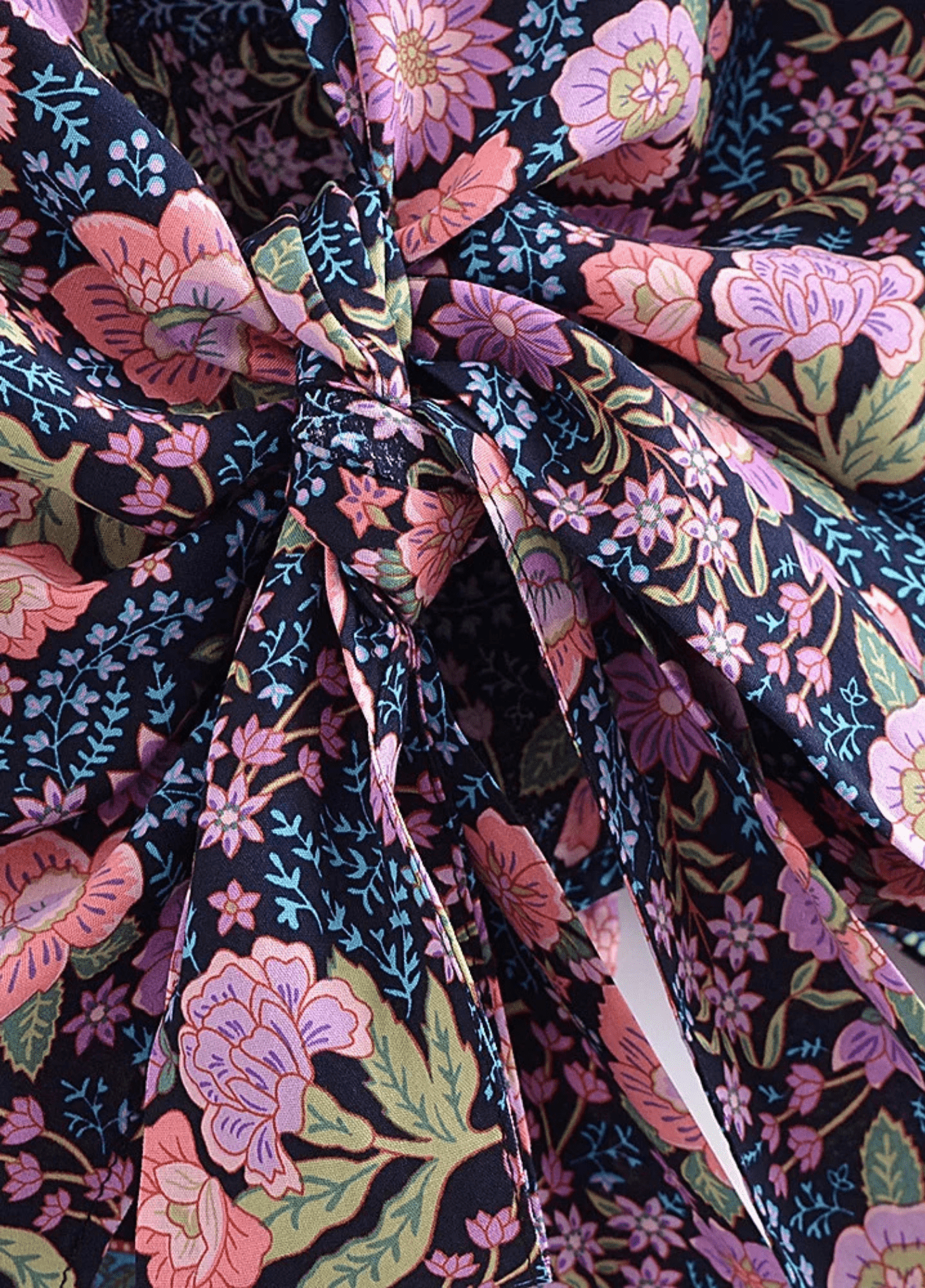 Kimono court plage fleuri rose et bleu nuit Kimono court plage fleuri rose et bleu nuit