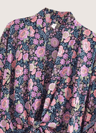 Kimono court plage fleuri rose et bleu nuit Kimono court plage fleuri rose et bleu nuit